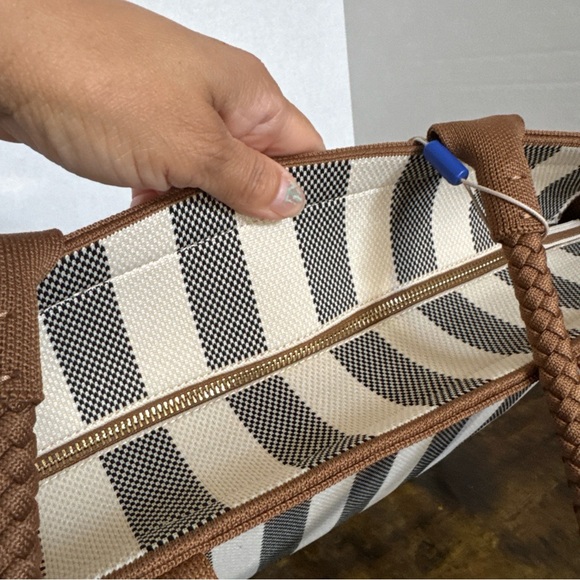 ROTHYS Rothy's The Lightweight Zip Tote Cabana Stripe Cream Black Camel NEW Tags - Picture 6 of 14